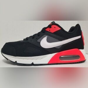 Women’s Nike Air Max Ivo